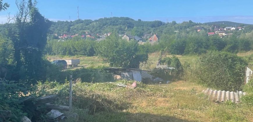 Casa batraneasca si teren 757 mp Margineni