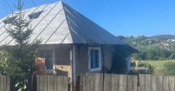 Casa batraneasca si teren 757 mp Margineni