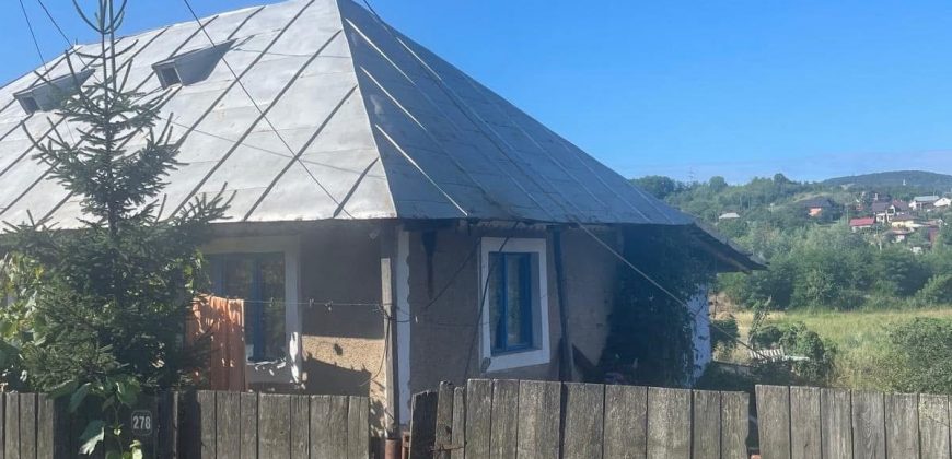 Casa batraneasca si teren 757 mp Margineni