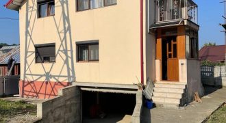 Casa D+P+M teren 676 mp Margineni centru,mobilata,utilata