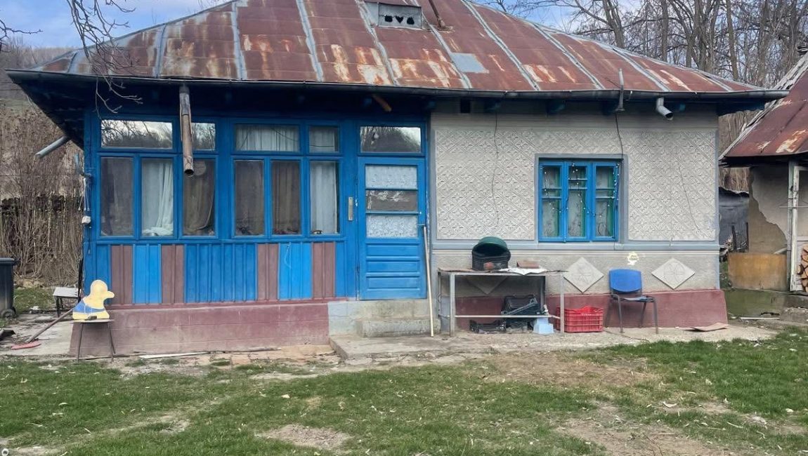 Casa si teren 2700 mp Crihan-Magura