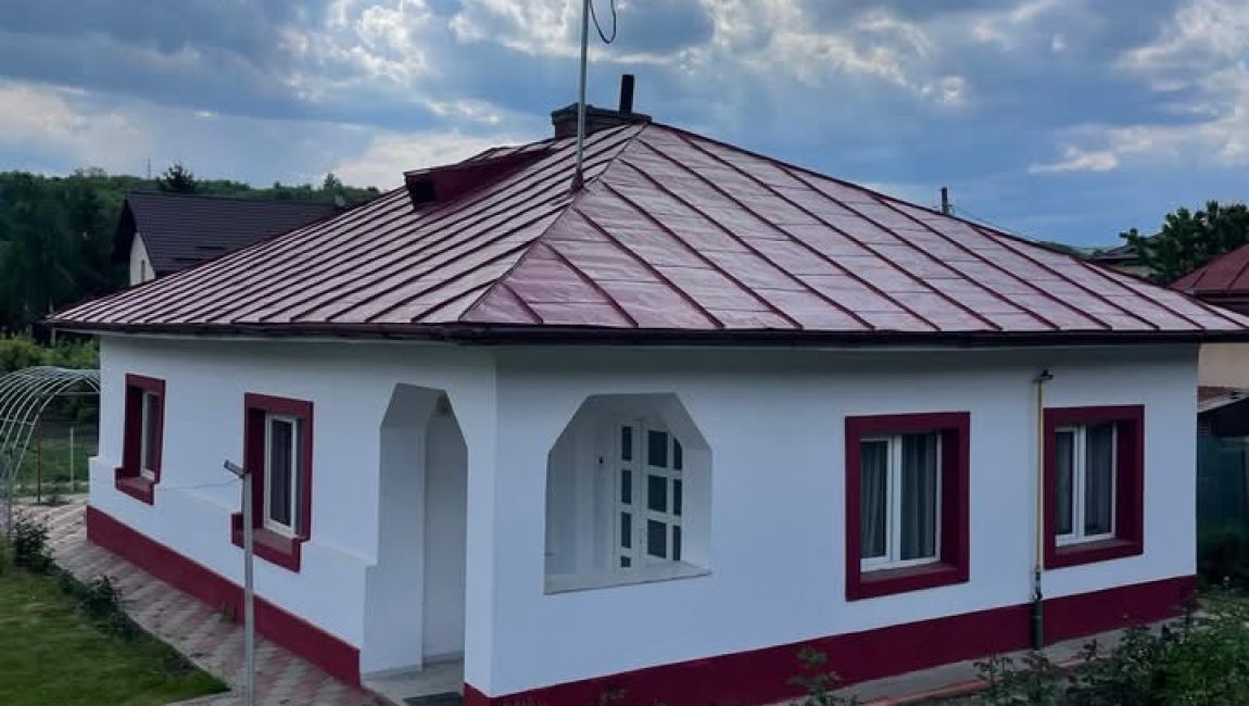 Casa parter,centru -Margineni,teren 1366 mp
