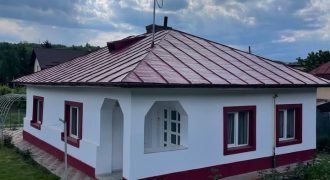Casa parter,centru -Margineni,teren 1366 mp