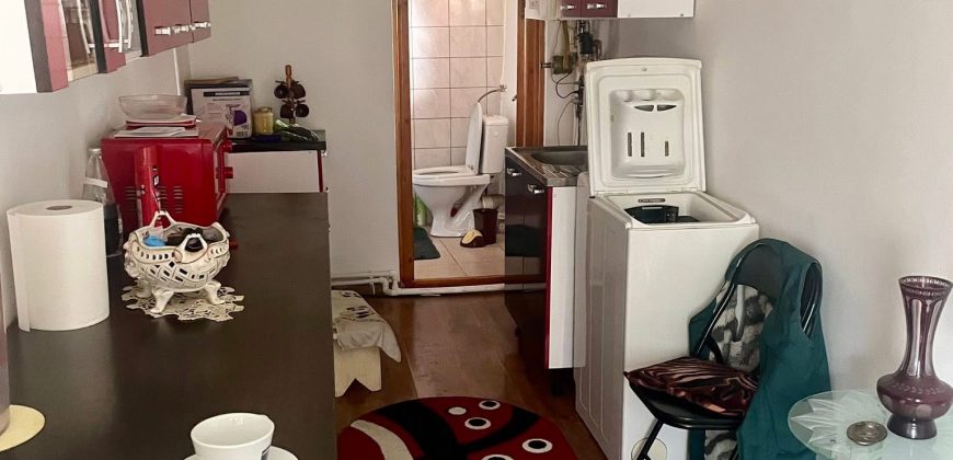 Casa parter,centru -Margineni,teren 1366 mp